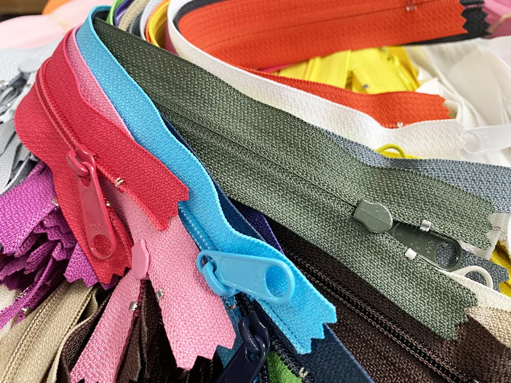 Handbag Zippers | Purse Zippers | Long Pull Zippers