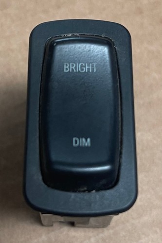MACK OEM Headlight Dimmer Switch 25171770 - 第 2/4 張圖片