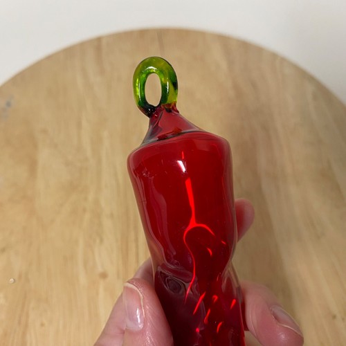 Delicate Blown Glass Red Chili Pepper Ornament Suncatcher • Very NIce - Picture 3 of 6