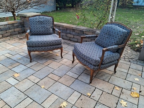 Pair Vintage 1980s Baker Furniture French Provincial Style Fauteuil Arm Chairs - Picture 7 of 18
