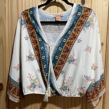 Flying Tomato kimono Cross-over top. Boho floral and native print size M Cream