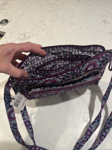 Bolso medallón Vera Bradley RFID Little Hipster lila 9,75 x 6,5 x 1,5 i" último encendido - Imagen 8 de 10