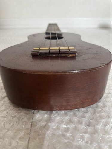 Instrumento de cuerda de ukelele Kamaka con estuche rígido - Imagen 10 de 10