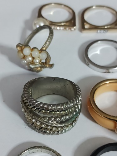 assorted Rings mixed sizes + adjustable. Lot of 41 pre-owned rings + scrap - 第 19/24 張圖片