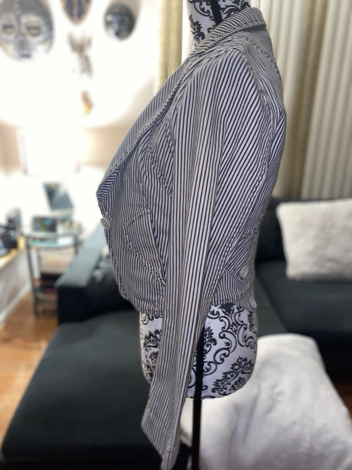 Conjunto Blazer y Chaleco Mujer Armani Exchange Talla M Azul Marino y Blanco Rayas Usado Foto 3 de 4