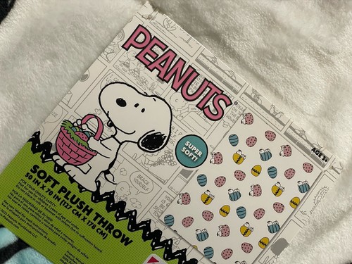 NWT Berkshire Peanuts Snoopy & Woodstock White Pastel Easter Blanket 50x70" - Picture 4 of 8