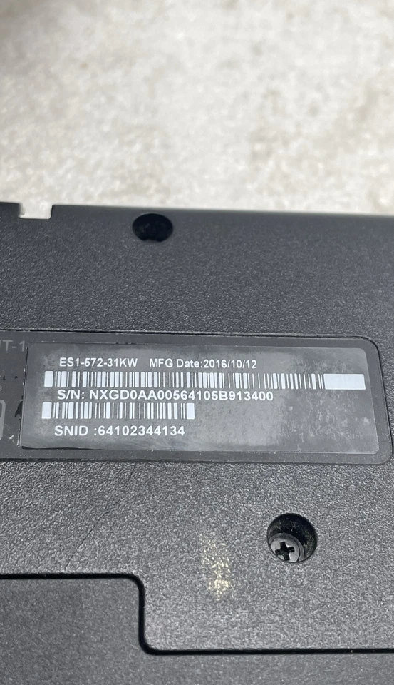 Unidad portátil Acer Aspire ES 15 ES1 572 31KW Intel Core i3 solo sin HDD/OS Foto 3 de 4