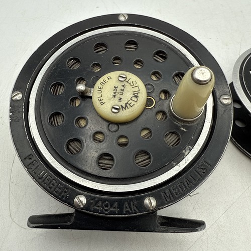 PFLUEGER MEDALIST 1494 FLY Fishing REEL with extra spool Akron USA Vintage - Picture 2 of 8