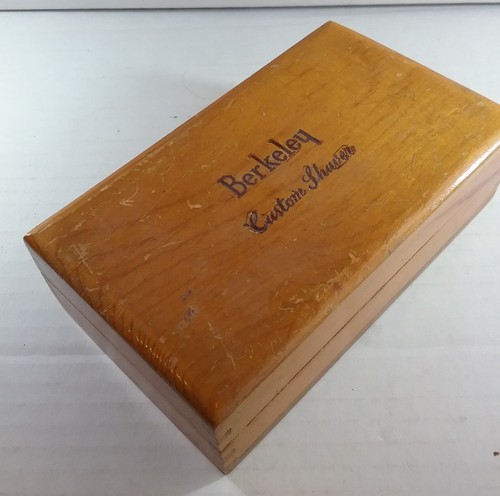 BERKELEY Safety Razor With Wooden Case Blades stored in Handle - Picture 8 of 8