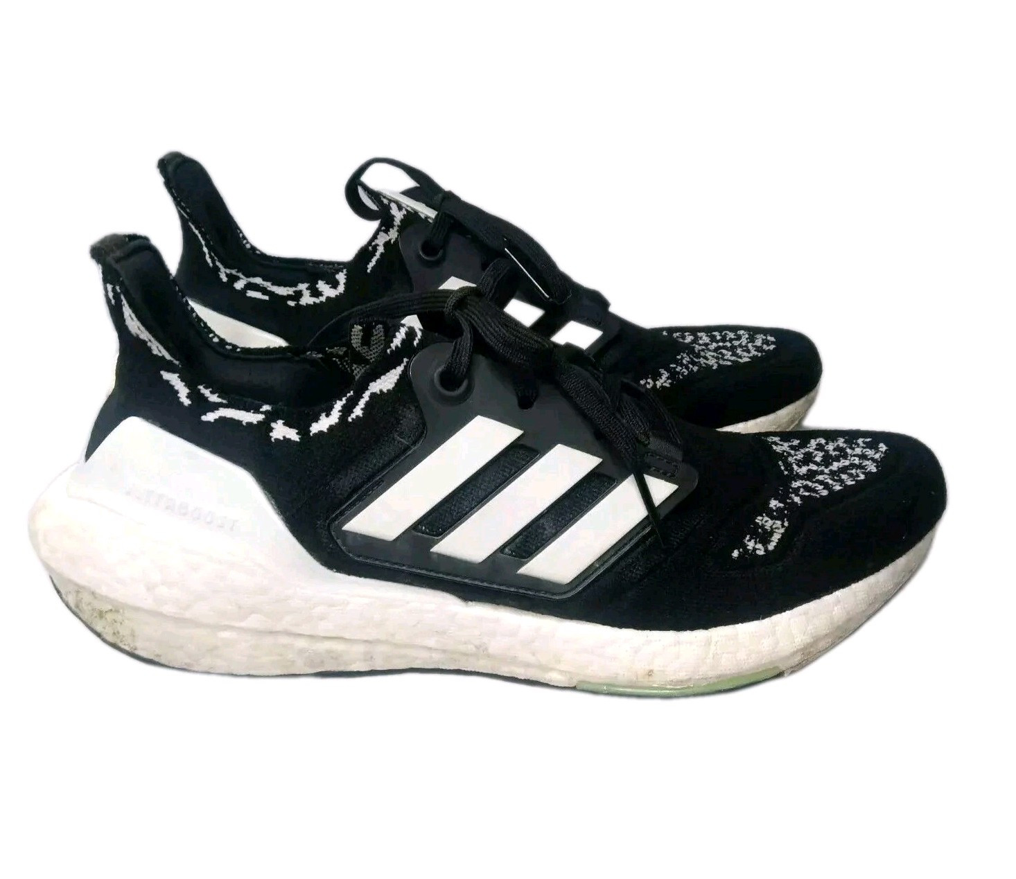 adidas UltraBoost 22 Womens Running Shoes Size 11 Black White GX8019-image