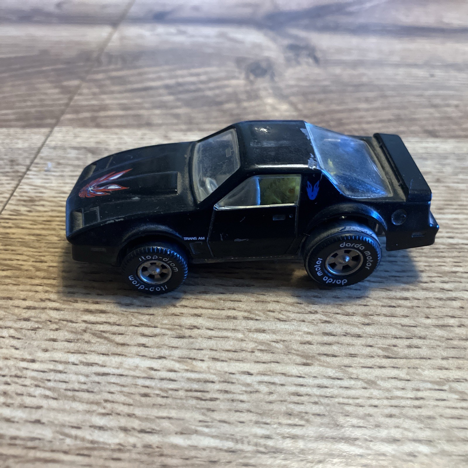Picture 1 of 6