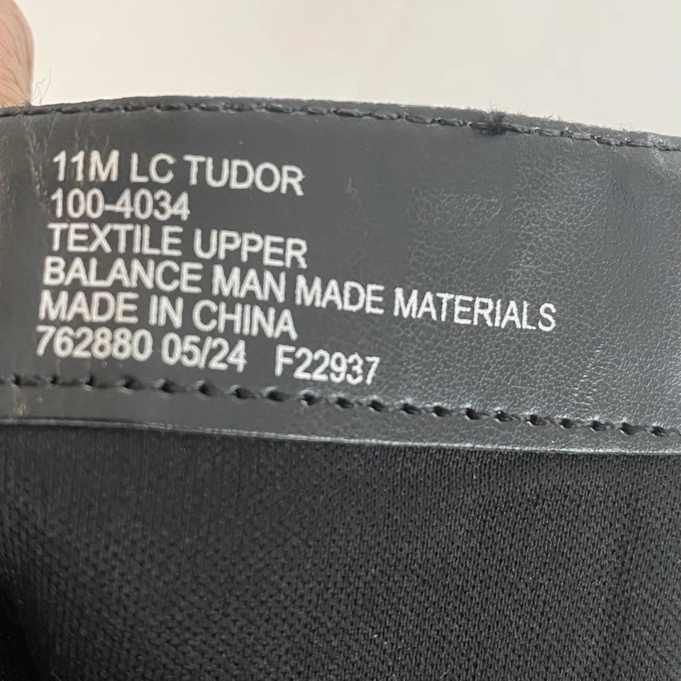 Botas de espuma viscoelástica Liz Claiborne para mujer 11M negras gamuza detalles dorados tacón bloque Foto 3 de 4