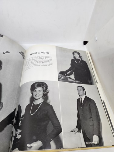 Delta State College The 1964 Broom Yearbook.  Cleveland, Mississippi. Getrennt - Bild 19 von 24