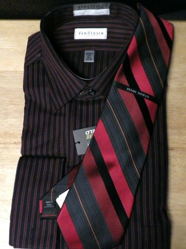 VAN HEUSEN WRINKLE FREE DRESS SHIRT 