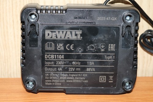 Dewalt DCB1104 12v/18v MultiVolt Powerstack Battery Fast Charger 240v DCB115 - Picture 4 of 4