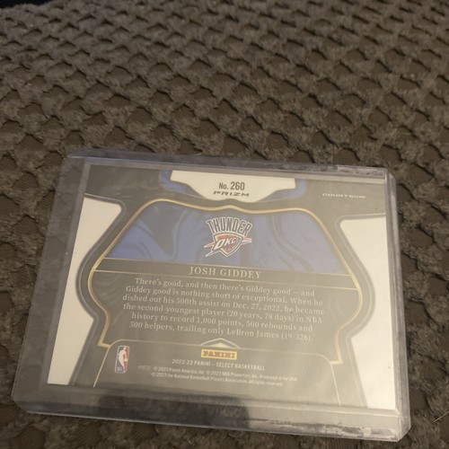 2022-23 Panini Select #260 Josh Giddey Courtside Tri-Color Purple/Green Prizm - Picture 2 of 2