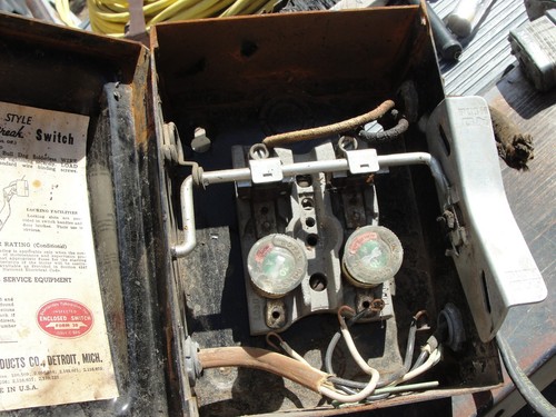 VINTAGE Bulldog 1944 30Amp Vacu-Break Fusible Safety Switch - Picture 4 of 4