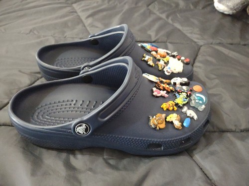 Crocs Classic Clogs With 26 Disney Charms M8 W10 - Picture 2 of 10