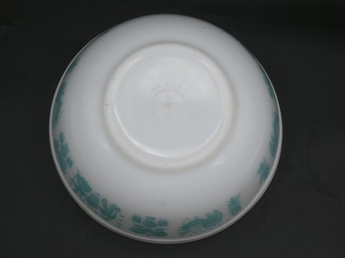 Vintage Pyrex Amish Butterprint Mixing Bowl 2.5 Quarts USA # 403 NICE GRAPHICS!! - Picture 8 of 11