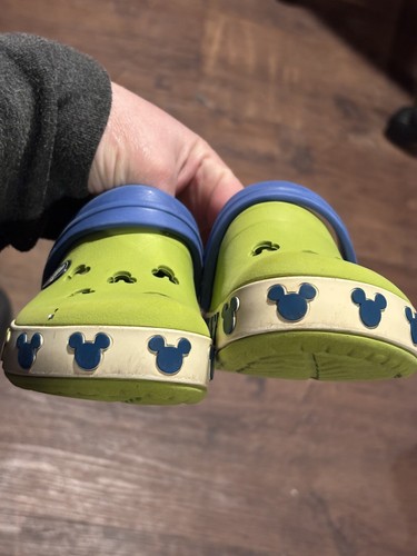 Disney Mickey Mouse Crocs Green C8/C9 Kids Crocband Clog Relax Fit ๐ญ๐ - Picture 5 of 6