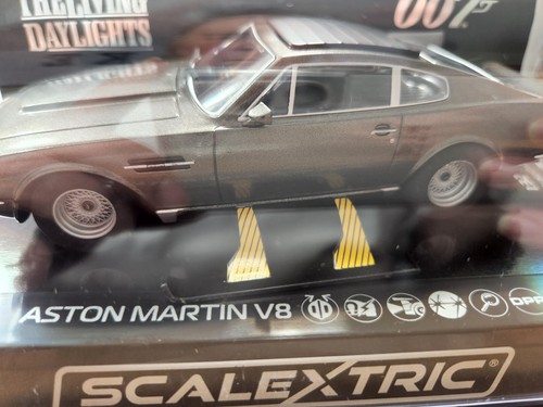 James Bond Aston Martin V8 The Living Daylights 1/32 Escala C4239 Scalextric nuevo! - Imagen 2 de 4