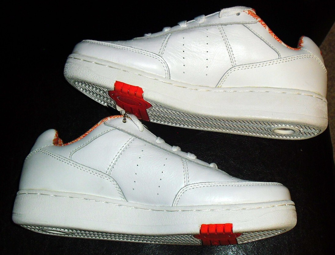 Cleveland Browns Mens sz. 9 White Leather Shoes Embroidered Helmet Logo New Nfl - Picture 8 of 8