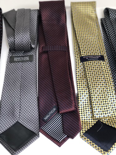 SAMMLUNG VON FÜNF HERRENKRAWATTEN ROT, SILBER UND GELB NAUTICA, KENNETH COLE - Bild 9 von 12