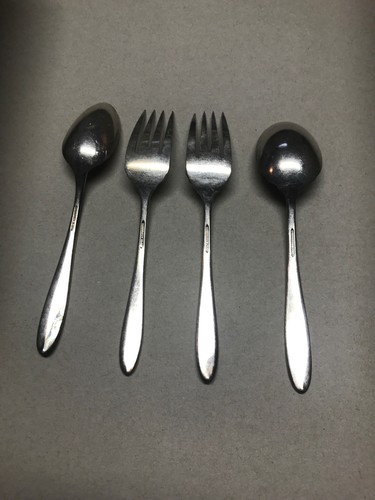 Lot of 4 Vintage Spoons Forks Silver-plated Great Crafting Items Nice Crest - Picture 4 of 5