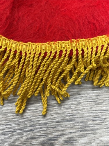 Vintage 1970’s Mini Christmas Tree Skirt Furry Red With Gold Fringe 15” - Imagen 6 de 7
