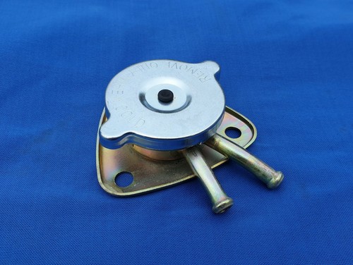 JAGUAR DAIMLER FILLER NECK & CAP FITS XJ6 SERIES 1, 2 & 3 EAC3153 - Picture 1 of 3