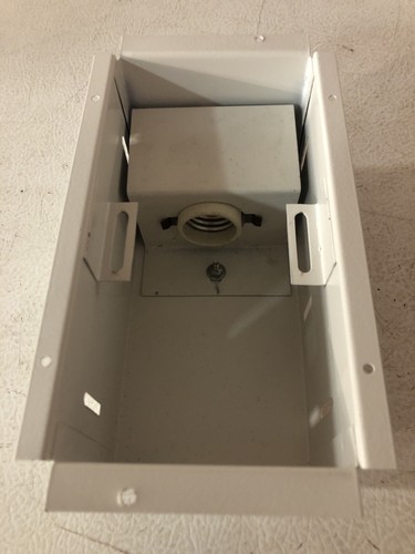 Progress Lighting 38-W 25 Watt Indoor Step Light-White Glass-New-100% to Charity - Picture 6 of 10