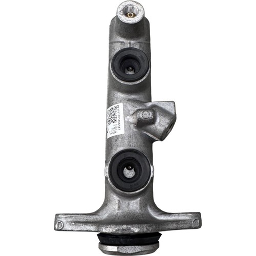 OEM 11-3069 Brake Master Cylinder for 72-73 Toyota Corona 72-76 Toyota Mark II - Picture 3 of 8