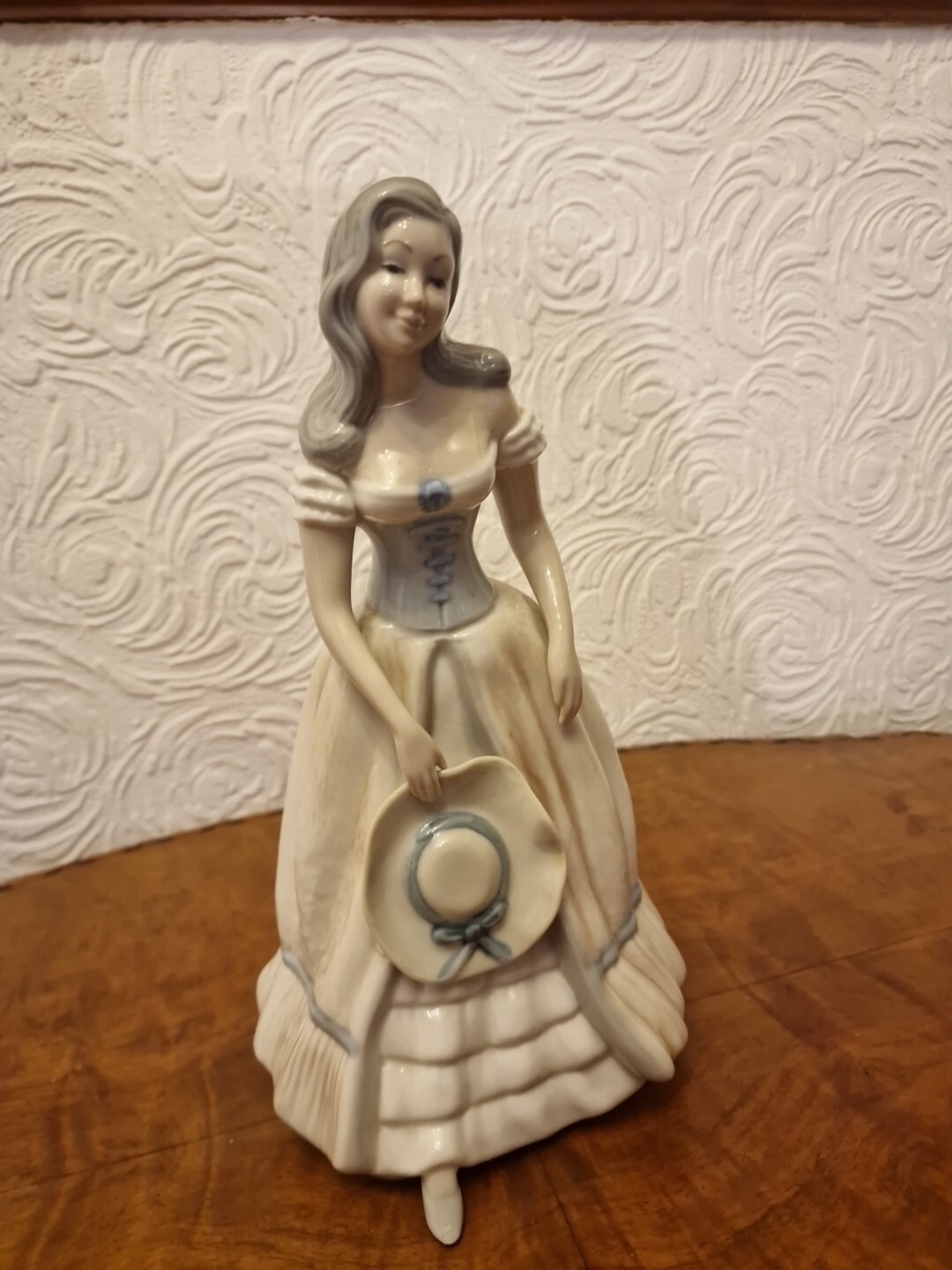 Picture 2 of 24