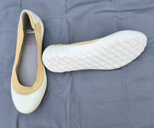 CLARKS LADIES' FLAT SHOES (PUMPS) . SUEDE . YELLOW/WHITE. SIZE: UK 5.5D. NEW. - Picture 6 of 15