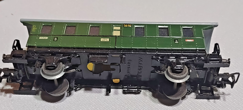 3 VINTAGE MARKLIN PASSENGER AND CATTLE? CARS 1950'S 3 RAIL HO 3291 AND 3294 - Picture 13 of 13