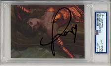 SIGNED TAYLOR SWIFT LIFE OF A SHOWGIRL UNIQUE ALBUM PHOTO PSA DNA COA AUTOGRAPH