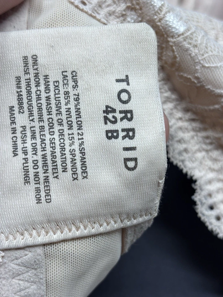 Sujetador push-up Torrid Plunge beige nude talla 42B Foto 4 de 4