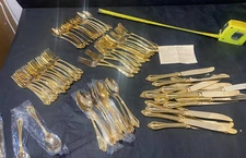 International Silver Co. Yorkshire Bead goldtone flatware set service for 16