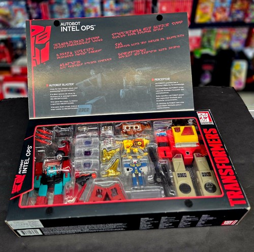Transformers Platinum Edition - Autobot Intel Ops Set - Blaster & Perceptor! - Picture 5 of 6