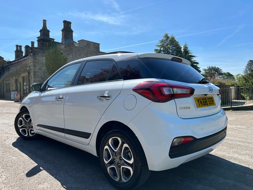 2019 HYUNDAI I20 PREMIUM SE NAV 1.0 T-GDI PETROL 5 DOOR MANUAL 6 SPEED - Picture 15 of 24