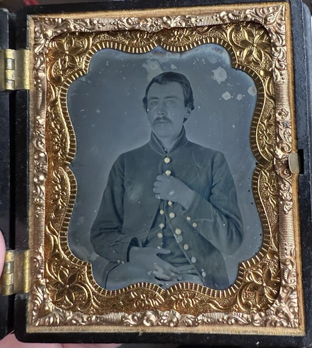 Civil War 1/6 Ambrotype Photo Of A Federal Soldier