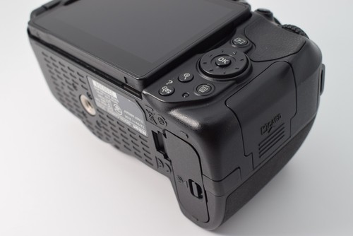 Nikon D5300 Digital SLR AF-S 18-55mm f/3.5-5.6G VR ll [NEUWERTIG 949 Auslösungen] #1393-1 - Bild 9 von 23