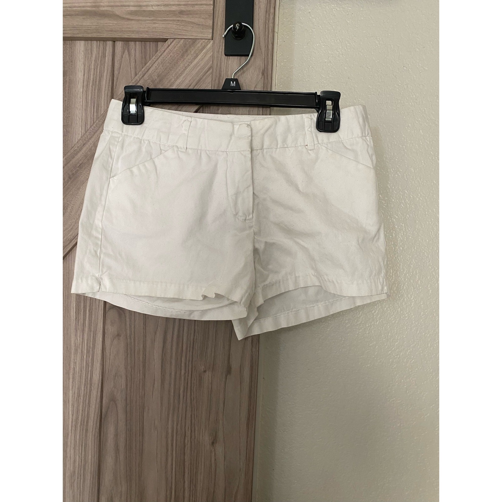 Express white editor shorts, size 4 - image 1