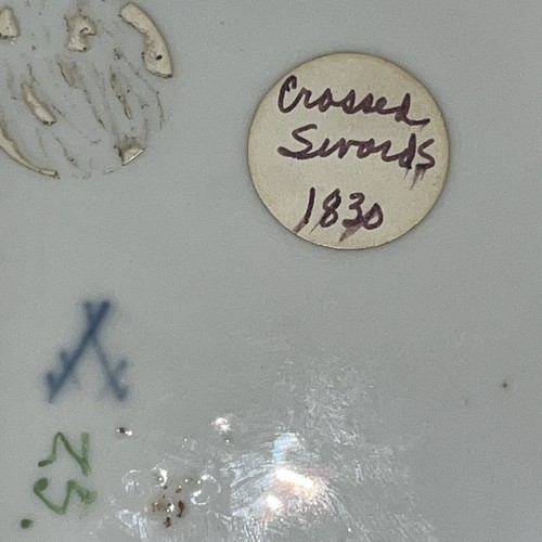 Antique Meissen Germany Molded Floral Roses Porcelain Plate 10 1/2” - Picture 8 of 13