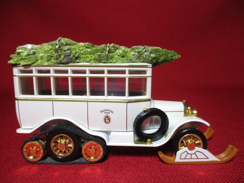 1:43 1922 Scania Vabis Post Bus Christmas Special Matchbox Models of Yesteryear - Picture 4 of 4