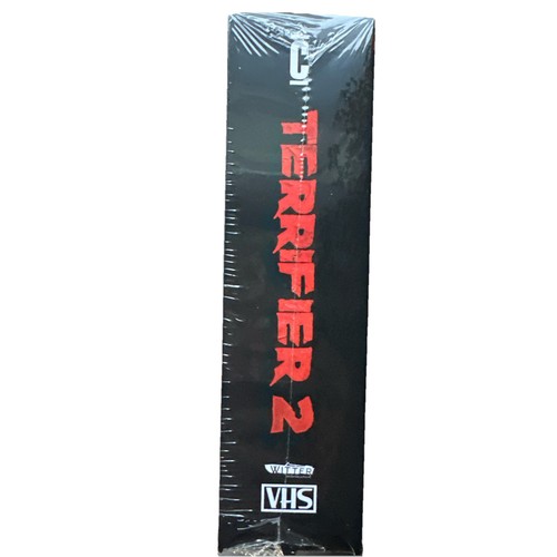 Terrifier 2 VHS Walmart Exclusive Limited Edition 2 Tape Collectors Edition Mint - Imagen 9 de 10
