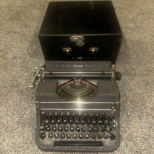 Underwood Universal Touch Tuning Vintage Portable Typewriter circa 1940’s W/Case - Picture 1 of 23