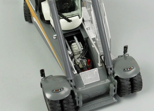 NZG 1:50 Liebherr LRS545 Container Handler Alloy Model - Picture 3 of 5