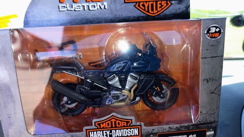 Maisto HD Black 2023 Pan America 1250 Special Series 44 1:18 Die Cast - 第 2/5 張圖片