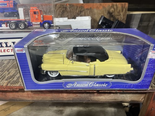 Modellino auto ANSON CLASSIC 1953 Cadillac Eldorado giallo 1:18 pressofuso 30372 - Foto 2 di 6
